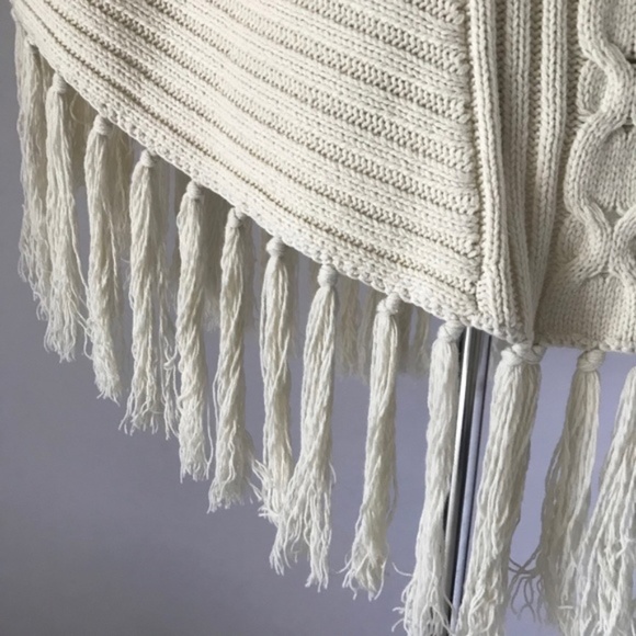 Calvin Klein Jeans Cream Boho Fringe Poncho - Picture 5 of 10